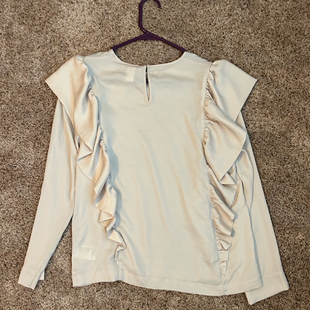 H&M Top with Ruffles - Picture 2 of 4